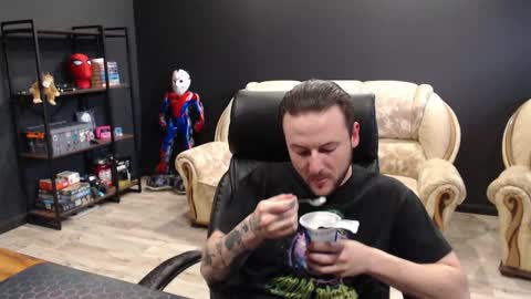 Misha Winchester online show from 04-11-26, 11:36