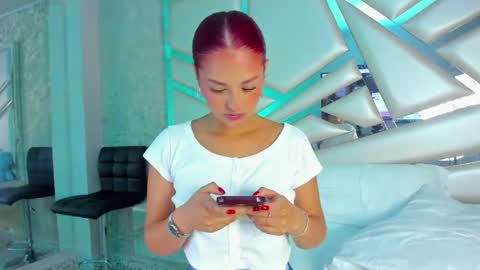 MIA 3 online show from 04-05-26, 01:58