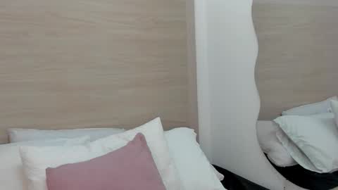 Miia online show from 03-14-26, 11:04