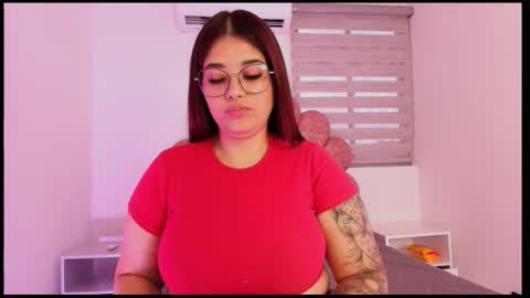 Snapshot of miia_01_ chatting on 11-05-25, 12:16 Mia online show from 11-05-25, 12:16