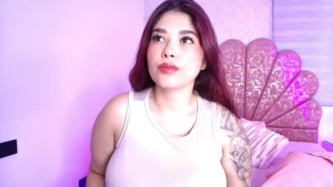 Snapshot of miia_01_ chatting on 11-25-25, 11:54 Mia online show from 11-25-25, 11:54