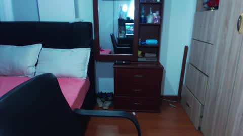 Snapshot of miia_big1boobs chatting on 01-04-25, 08:16 miia big1boobs online show from 01-04-25, 08:16