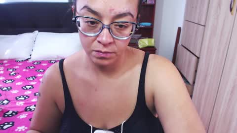 Snapshot of miia_big1boobs chatting on 01-17-25, 07:38 miia big1boobs online show from 01-17-25, 07:38