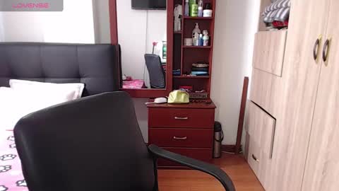 Snapshot of miia_big1boobs chatting on 01-29-25, 06:28 miia big1boobs online show from 01-29-25, 06:28