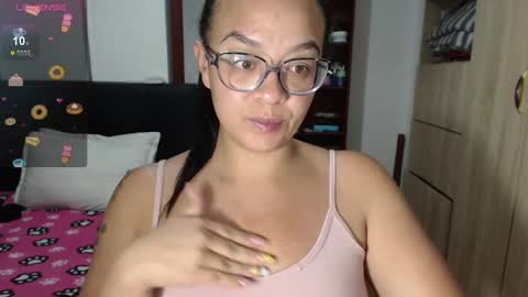 Snapshot of miia_big1boobs chatting on 02-16-25, 12:30 miia big1boobs online show from 02-16-25, 12:30