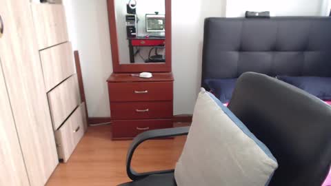 Snapshot of miia_big1boobs chatting on 02-28-25, 03:37 miia big1boobs online show from 02-28-25, 03:37