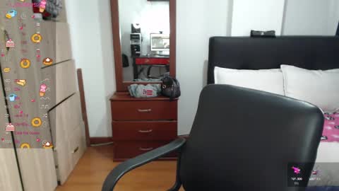 Snapshot of miia_big1boobs chatting on 03-03-25, 06:22 miia big1boobs online show from 03-03-25, 06:22