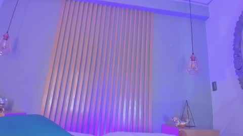 Mia online show from 03-10-26, 01:05