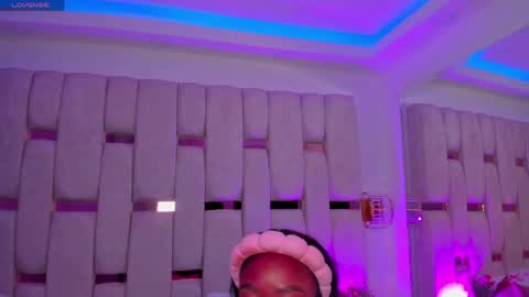 Snapshot of miia_schwarz chatting on 04-26-26, 01:53 Miia Schwarz online show from 04-26-26, 01:53