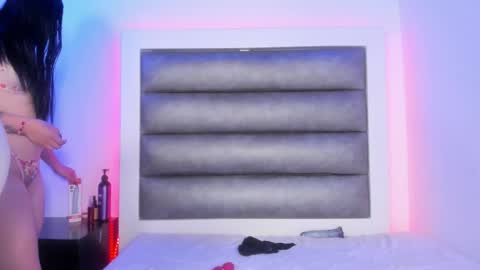 Mia online show from 03-03-26, 04:07