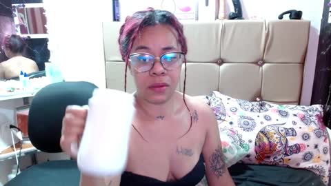 Snapshot of miia_spencer_ chatting on 01-04-25, 03:39 miia online show from 01-04-25, 03:39