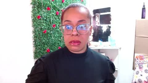 Snapshot of miia_spencer_ chatting on 01-23-25, 10:33 miia online show from 01-23-25, 10:33