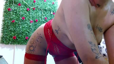 Snapshot of miia_spencer_ chatting on 01-30-25, 05:30 miia online show from 01-30-25, 05:30