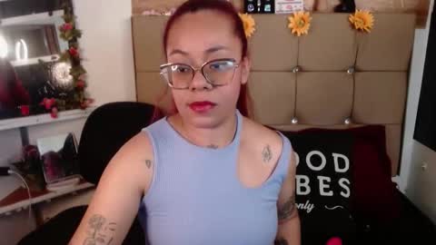 Snapshot of miia_spencer_ chatting on 11-05-25, 09:04 miia online show from 11-05-25, 09:04