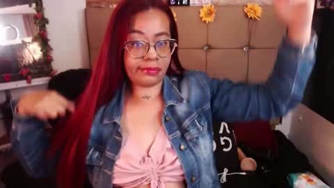 Snapshot of miia_spencer_ chatting on 01-14-26, 06:35 miia online show from 01-14-26, 06:35