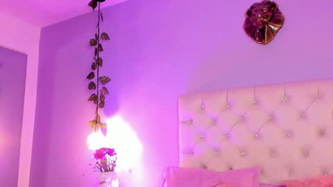 Snapshot of miia_taylor_1_ chatting on 03-02-25, 02:10 Mia online show from 03-02-25, 02:10