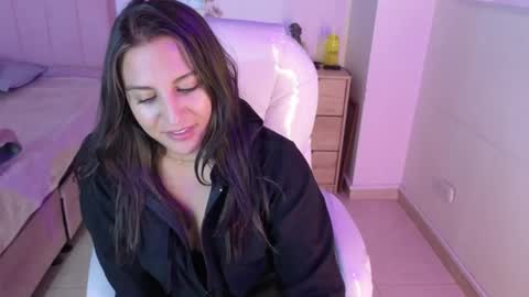 Snapshot of miia_thompson_1 chatting on 05-31-26, 07:59 M I I A online show from 05-31-26, 07:59