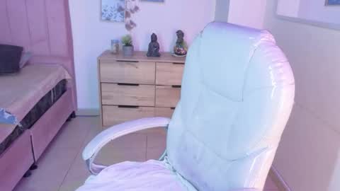 Snapshot of miia_thompson_1 chatting on 06-02-26, 09:28 M I I A online show from 06-02-26, 09:28