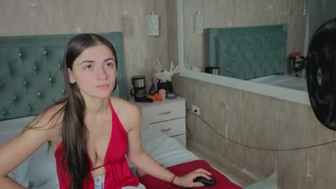 Snapshot of miia_velvett chatting on 04-21-26, 03:17 miia_velvett online show from 04-21-26, 03:17