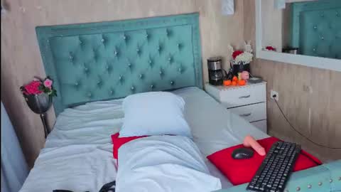 Snapshot of miia_velvett chatting on 07-28-26, 03:21 miia_velvett online show from 07-28-26, 03:21