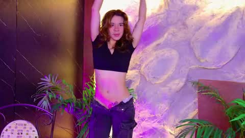 Snapshot of miiaa_cooper chatting on 04-20-26, 04:21 CALL ME MIA online show from 04-20-26, 04:21