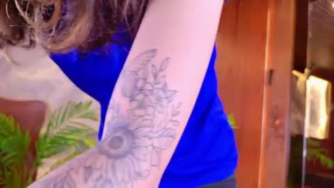 Snapshot of miiaa_cooper chatting on 07-01-26, 04:18 CALL ME MIA online show from 07-01-26, 04:18