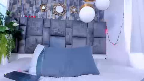 MiaTauro online show from 03-12-26, 09:32