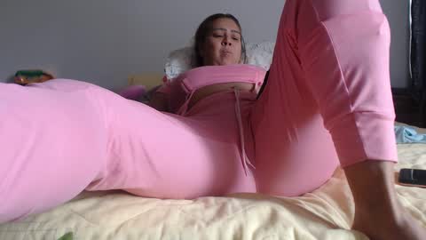 Snapshot of miilu74 chatting on 12-30-24, 05:44 Miilu74 online show from 12-30-24, 05:44