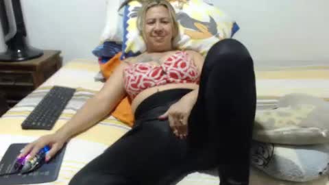 Snapshot of miilu74 chatting on 11-17-25, 03:18 Miilu74 online show from 11-17-25, 03:18