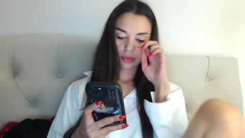 Mika online show from 09-24-25, 07:50