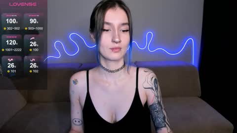 Mika online show from 11-10-25, 02:38