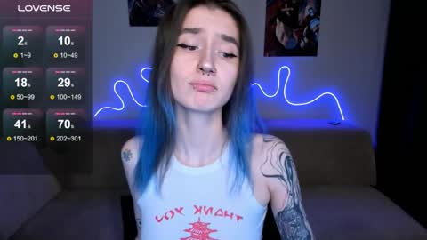 Mika online show from 04-01-26, 10:27