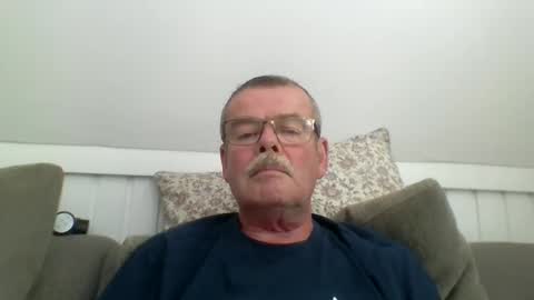 Snapshot of mikael42 chatting on 06-06-26, 12:54 mikael42 online show from 06-06-26, 12:54