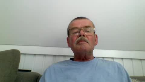 Snapshot of mikael42 chatting on 07-21-26, 01:13 mikael42 online show from 07-21-26, 01:13