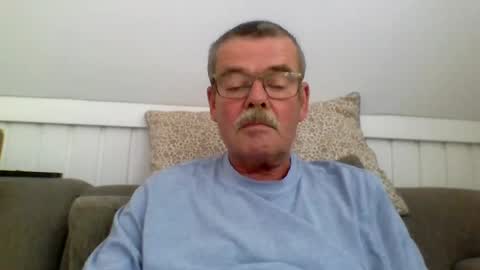 Snapshot of mikael42 chatting on 08-08-26, 09:55 mikael42 online show from 08-08-26, 09:55