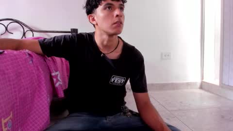 Snapshot of mikael_stor chatting on 10-10-25, 12:15 mikael_stor online show from 10-10-25, 12:15