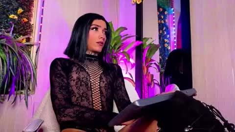 mikaelarangel online show from 10-20-25, 01:28