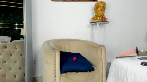 Mikaela blondie bigass online show from 11-11-25, 01:22