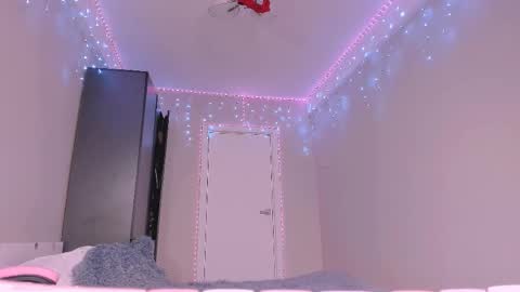Snapshot of mikaella_nicole chatting on 04-28-26, 08:14 mikaella_nicole online show from 04-28-26, 08:14