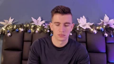 mikael online show from 12-23-25, 03:26