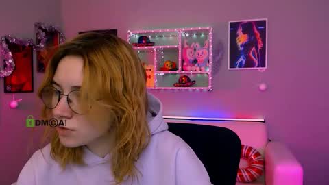 Snapshot of mikami_grey chatting on 01-08-26, 10:06 Mika online show from 01-08-26, 10:06