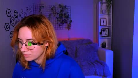 Snapshot of mikami_grey chatting on 01-10-26, 08:32 Mika online show from 01-10-26, 08:32