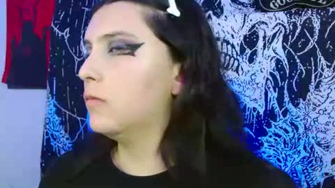 Snapshot of mikaskullcs chatting on 10-08-25, 04:54 Mika online show from 10-08-25, 04:54