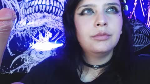 Snapshot of mikaskullcs chatting on 10-09-25, 05:27 Mika online show from 10-09-25, 05:27