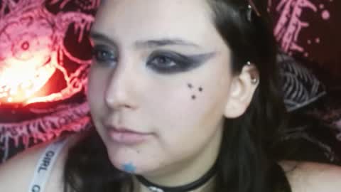 Snapshot of mikaskullcs chatting on 10-20-25, 12:22 Mika online show from 10-20-25, 12:22