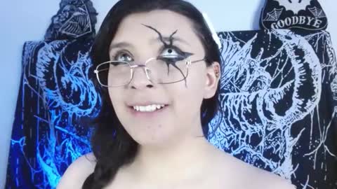 Snapshot of mikaskullcs chatting on 10-24-25, 10:17 Mika online show from 10-24-25, 10:17