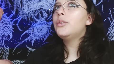 Snapshot of mikaskullcs chatting on 11-12-25, 10:09 Mika online show from 11-12-25, 10:09