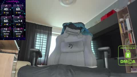 Mika online show from 12-04-25, 09:07