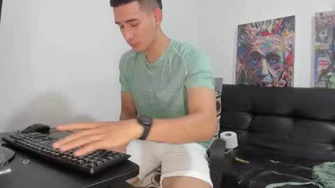 Snapshot of mike3xxx chatting on 10-02-25, 01:56 mike3xxx online show from 10-02-25, 01:56