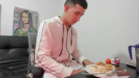 Snapshot of mike3xxx chatting on 10-19-25, 01:17 mike3xxx online show from 10-19-25, 01:17